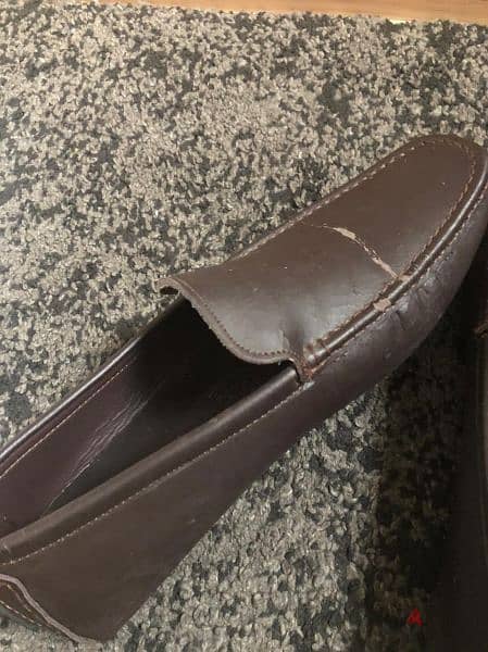 حذاء كلافين جديد أصلي مقاس ٤٢ في عيوب من عدم الاستخدام 3