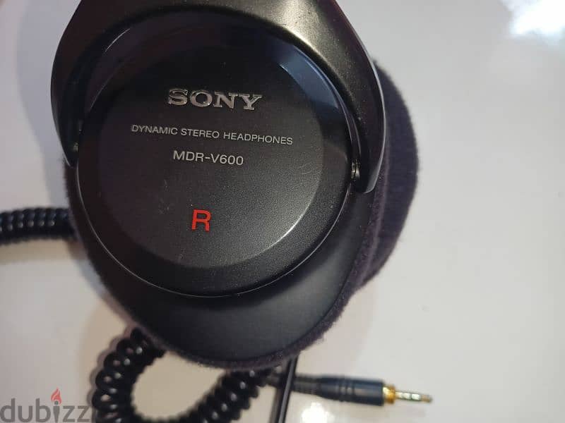 sony mdr-v600 dynamic studio headphones 1