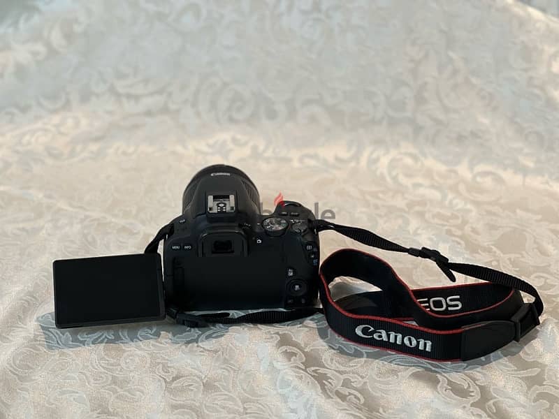 Canon EOS 200D 2