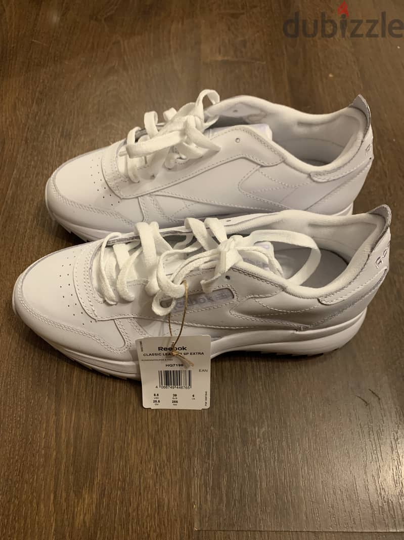 For sale brand new reebok sneakers with tag size 39 2