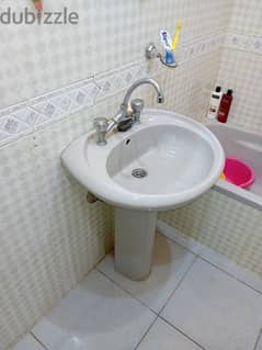 حوض ومرحاض مستعملين للبيع 0