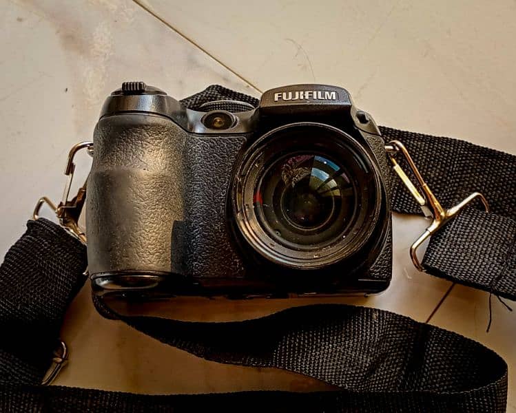 Fujifilm S 1500, لو بتبدأ في التصوير أو عاوز كاميرا صغير بزوووم كبير 1