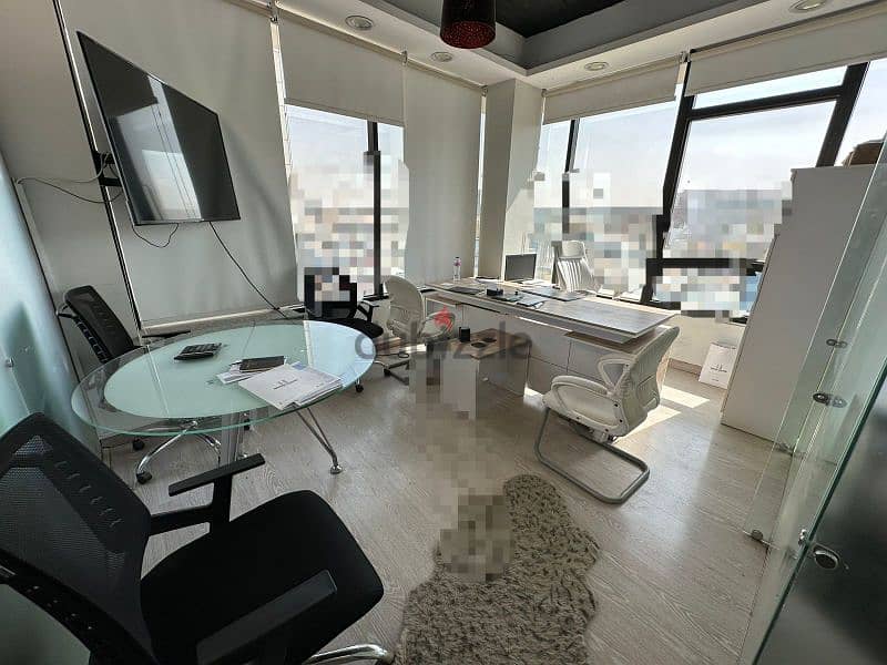 مكتب اداري للايجار 220م لشركة ع شارع التسعين التجمعOffice For Rent220M 4