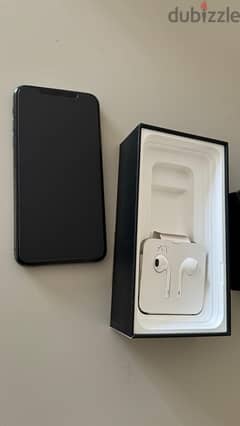 iPhone 11 Pro max like new 0