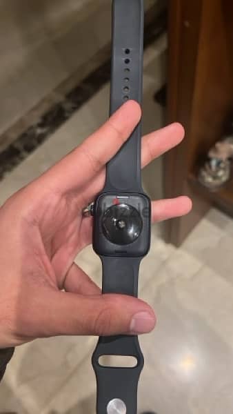 Apple Watch 2nd generation still in warranty  comes with charger 1