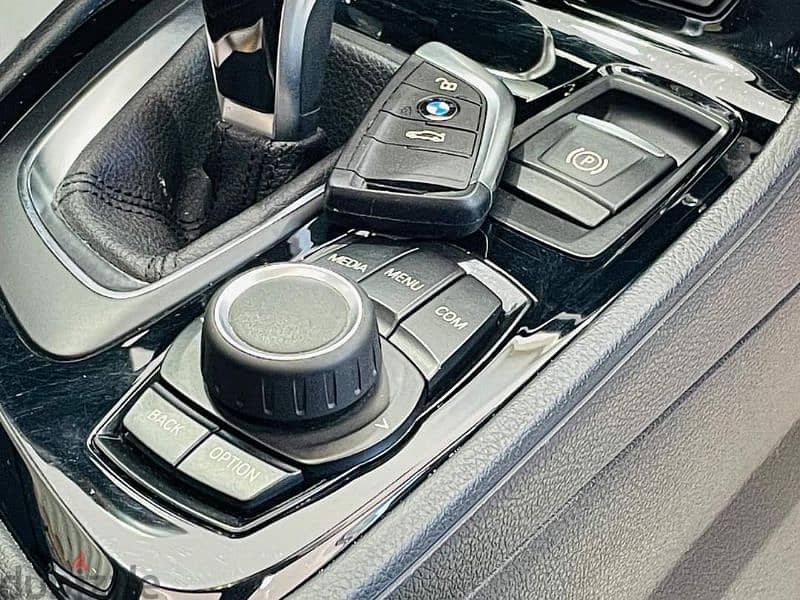 BMW 218i 7seats 6