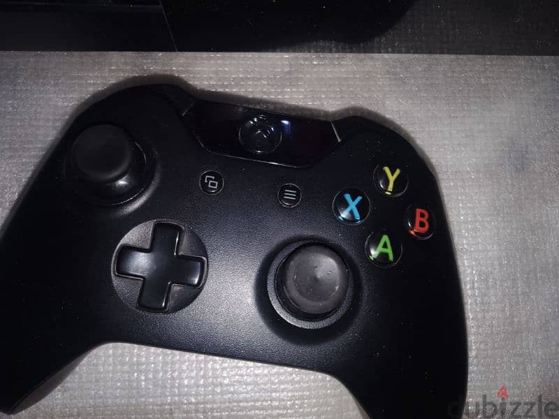 Xbox games and controller 1