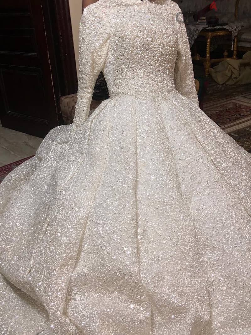 فستان زفاف شيك جداً للإيجار بالقاهرة 4