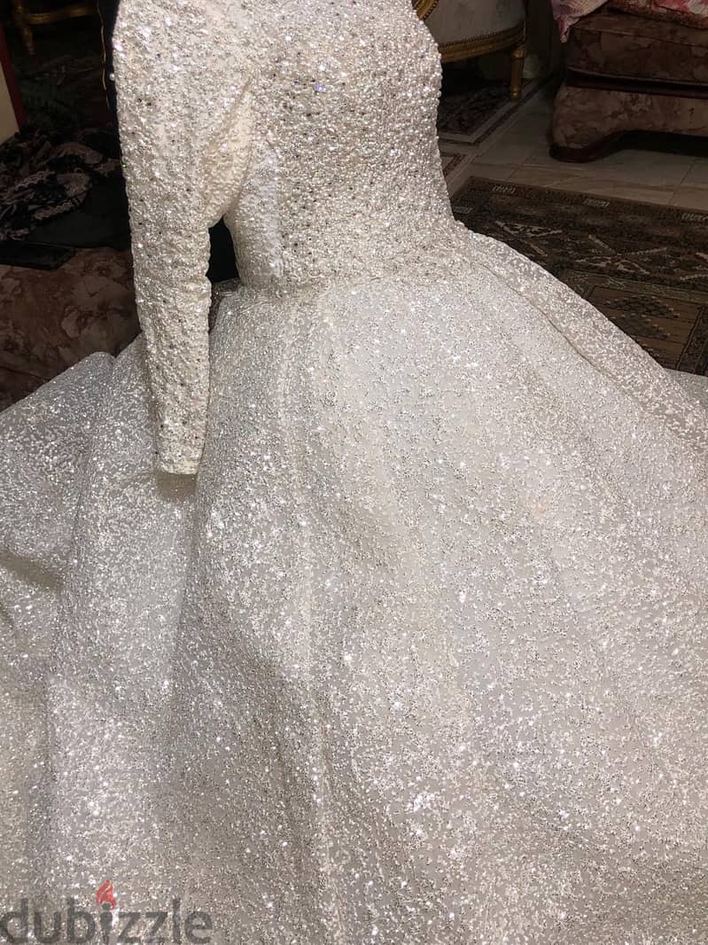 فستان زفاف شيك جداً للإيجار بالقاهرة 5