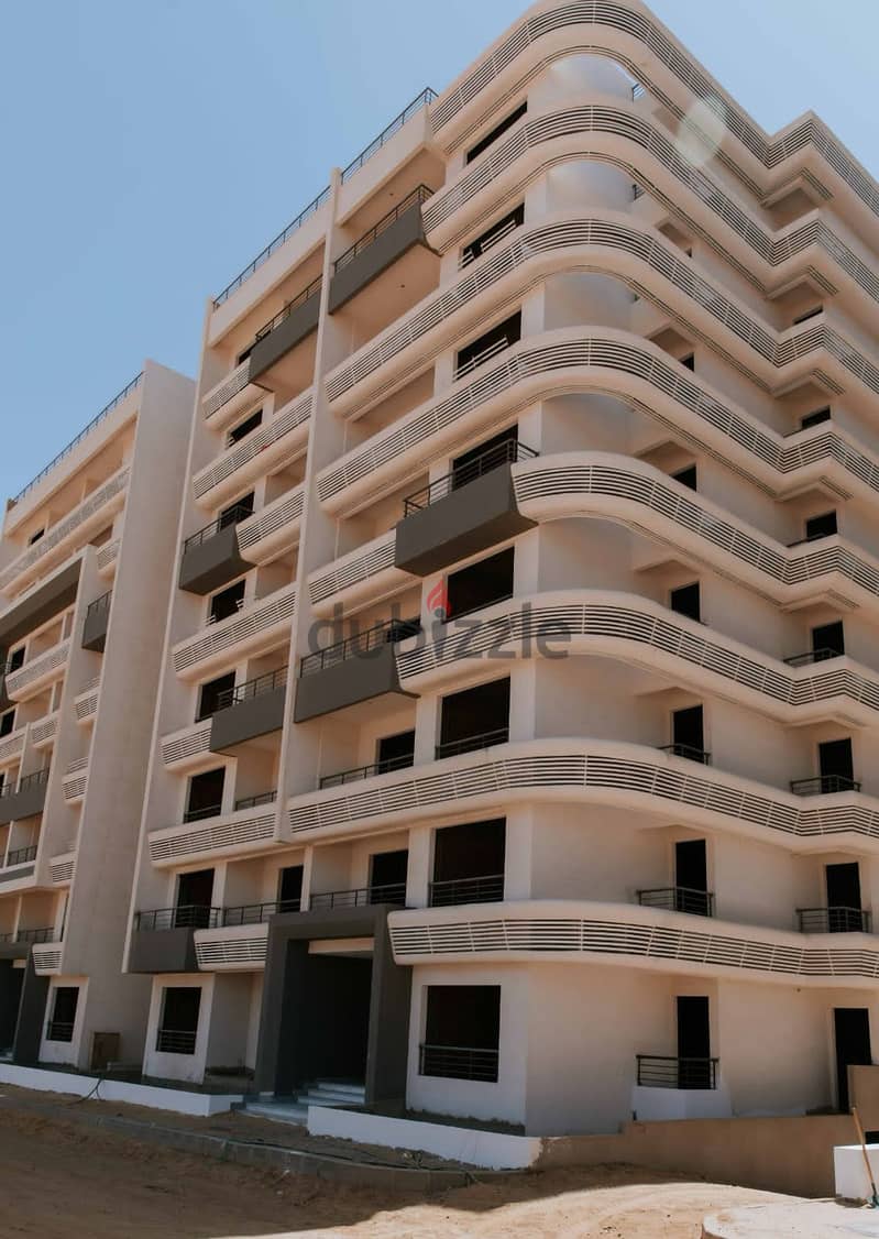 شقة مميزة مساحة  ٢١٣متر فيو مفتوح علي الممشي السياحى بحري العاصمه 7