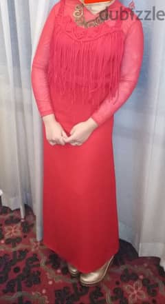 فستان سوارية أحمر متعدد الاستخدامات ازاي؟ أقرأ الوصف 0