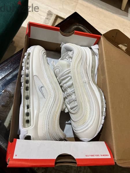 original nike airmax 97 size 39 white only worn once 3