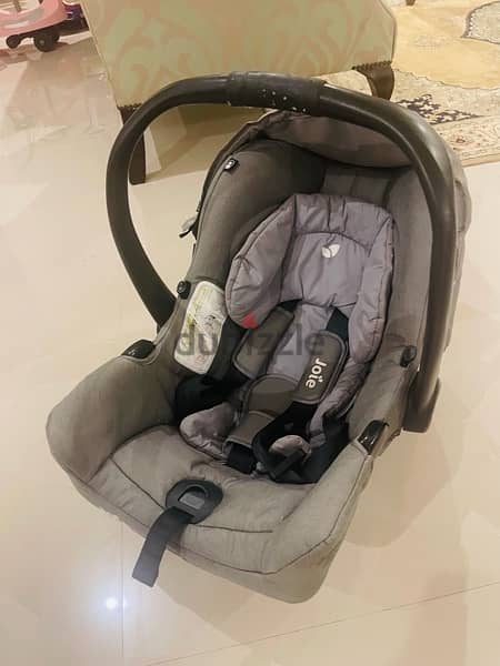 joie car seat used in a very good condition 4