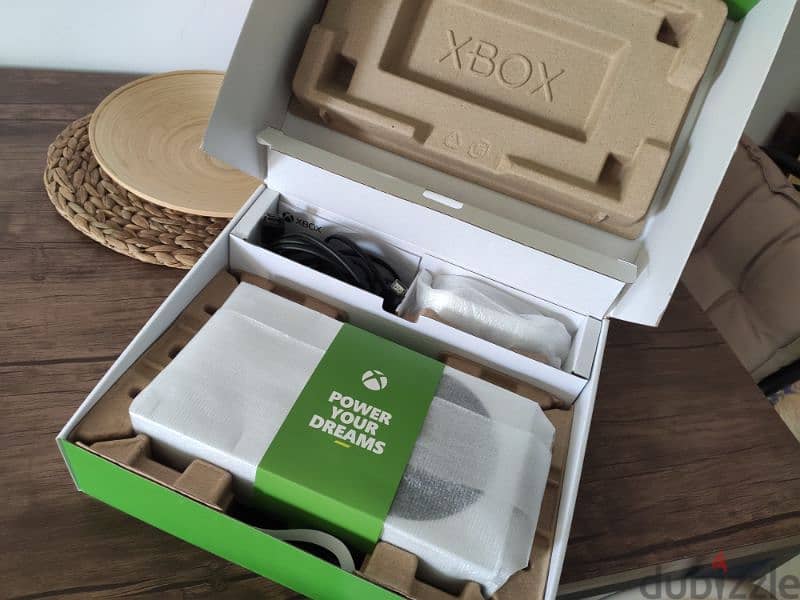 Xbox Series S 4