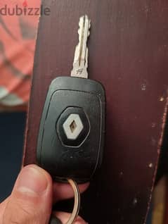 مفتاح سيارة رينو أصلي 0