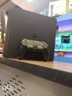 PS4 للبيع كسر الزيرو معها دراع ولعبة GTA 0