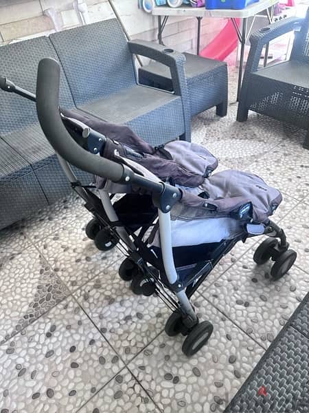 double stroller - chicco 9