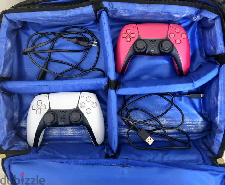 ps5 like new with 2 original controllers 5