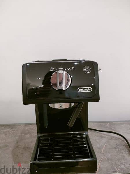 ماكينة قهوة ديلونجي ec31.21  تم تجربتها فقط 2