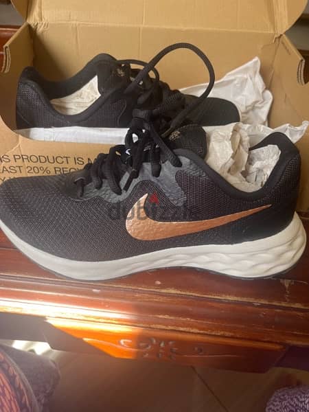 NEW NIKE running shoes 2