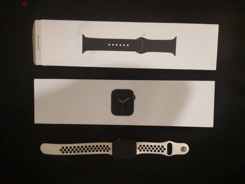 apple watch s5 se 44mm 0