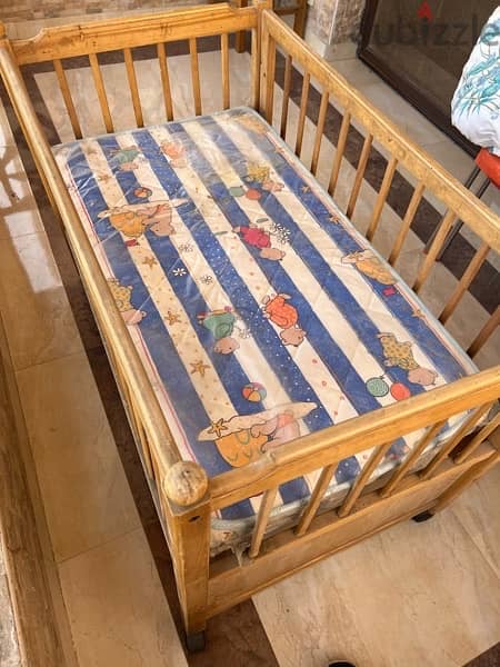 سرير اطفال خشب زان مع مرتبه تاكي 4