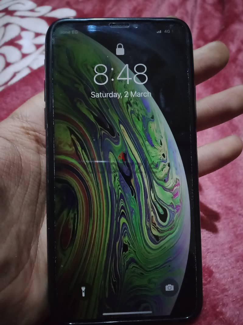 iPhone xs 64g used good condition 0