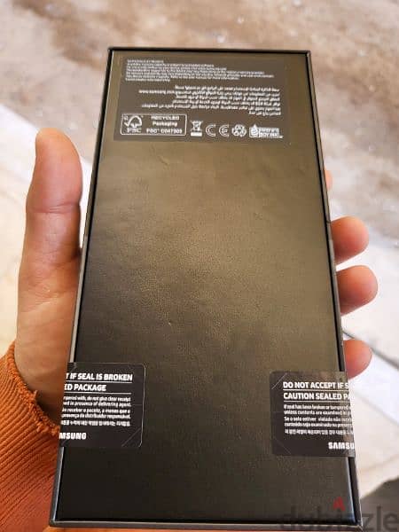 Samsung Z Flip 4 256GB New 1