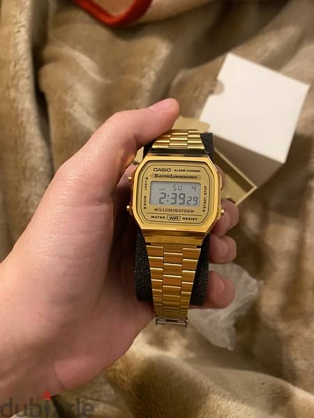 Casio Unisex Illuminated Digital Dial Gold Tone Stainless Steel Band 2