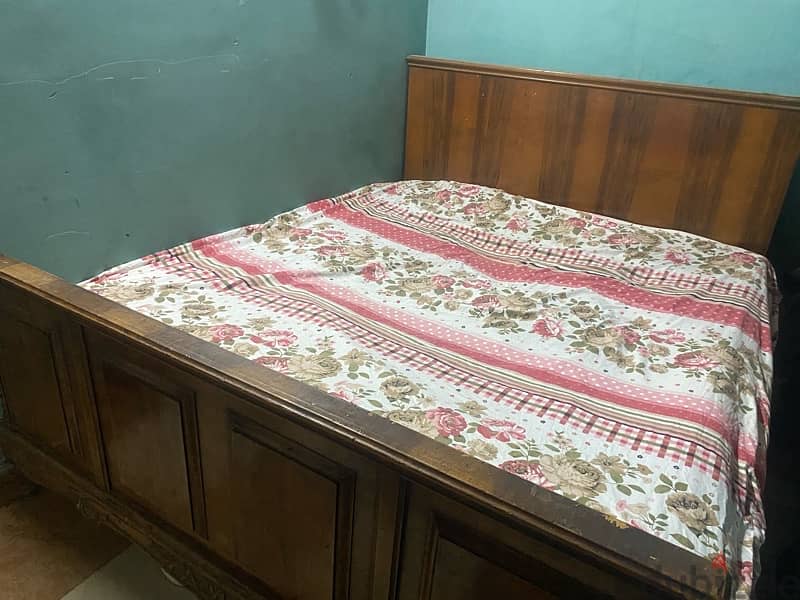 سرير للبيع ١٦٠سم خشب زان 1