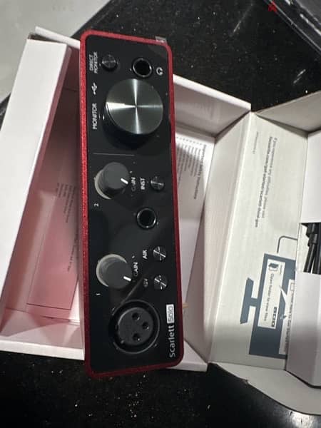 scarlett solo audio interface with Amplifier 3