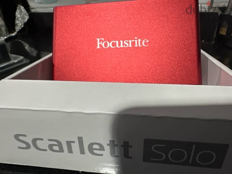 scarlett solo audio interface with Amplifier 5