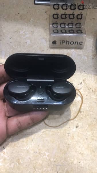 port bluetooth wireless earbuds with microphone and lithium-ion batter 1