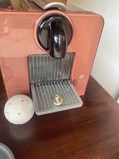 nespresso coffee machine new with 1 year warranty ماكينه نيسبرسو جديده 0