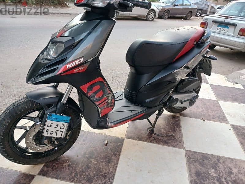 للبيع سكوتر  ايطالى  نوعه ابريليا - Aprilia 3