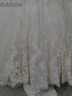 فستان زفاف اوف وايت