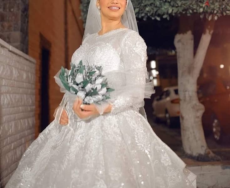 فستان زفاف فاخر+ الطرحه 5