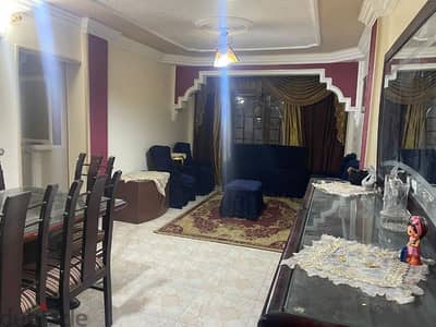 شقة مفروشة اول سكن موقع مميز جدا اول صف امام هايبر مكيفة