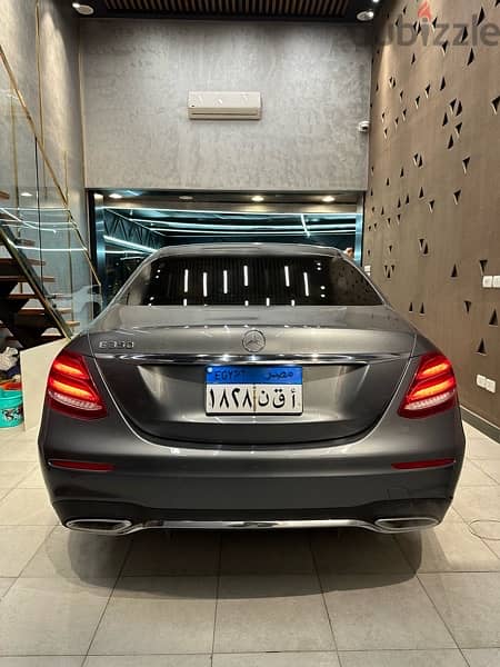 Mercedes Benz E350 1