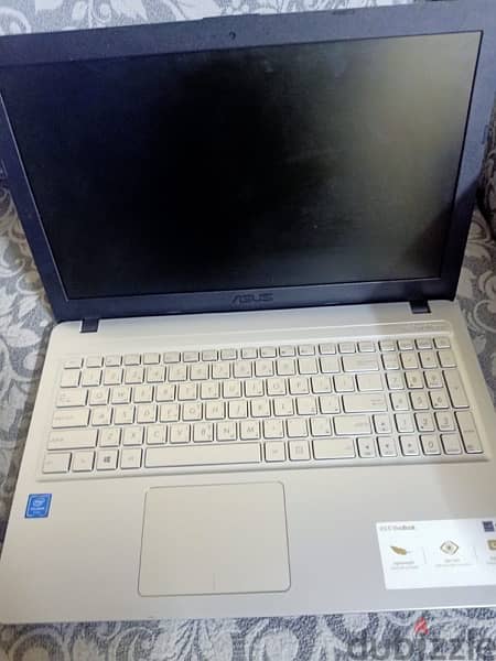 Laptop ASUS X543M 2