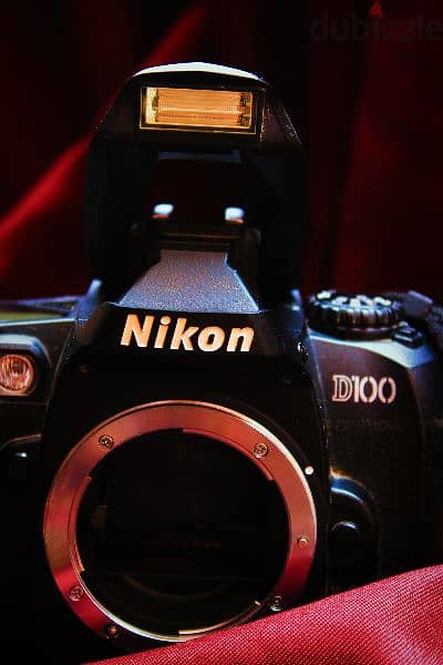Nikon D100 Shutter 5K كالجديدة بدون اي مشتملات بادي فقط 3