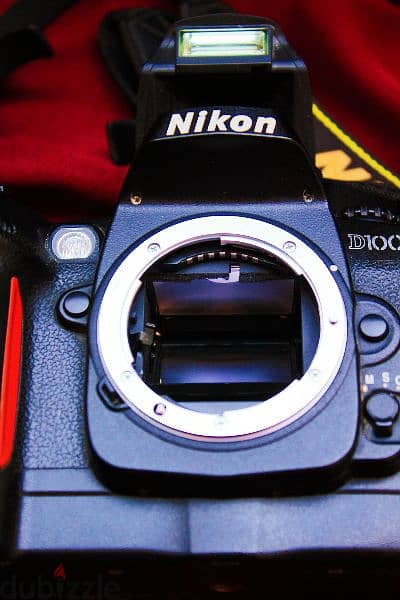 Nikon D100 Shutter 5K كالجديدة بدون اي مشتملات بادي فقط 6