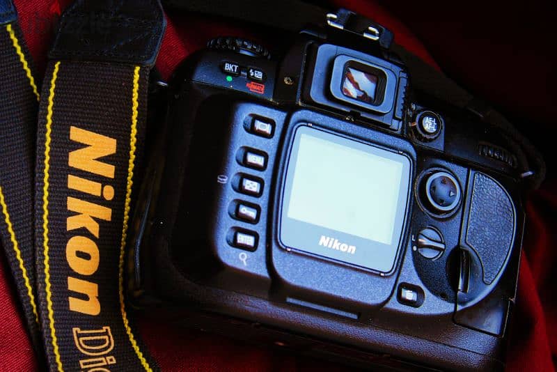 Nikon D100 Shutter 5K كالجديدة بدون اي مشتملات بادي فقط 11