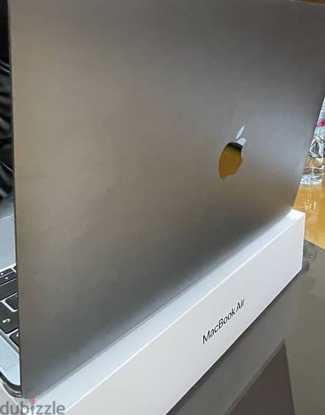 Macbook Air M1 2020 perfect condition 3