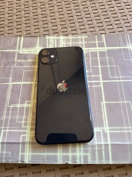 iphone 11 black for sale , 128gb in a very good condition with the box 1