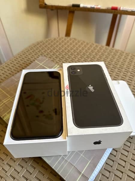 iphone 11 black for sale , 128gb in a very good condition with the box 3