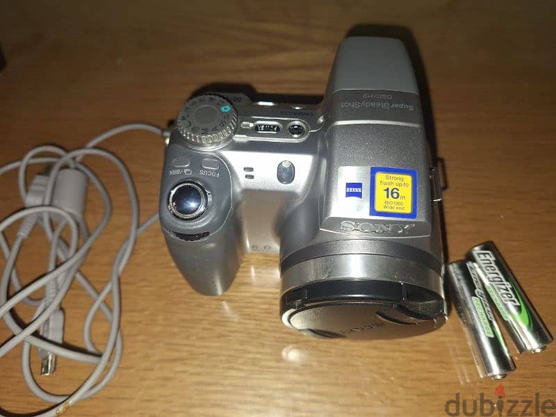 كاميرا سوني ديجيتال جديده لم تستخدم وارد أمريكا بالملحقات 1