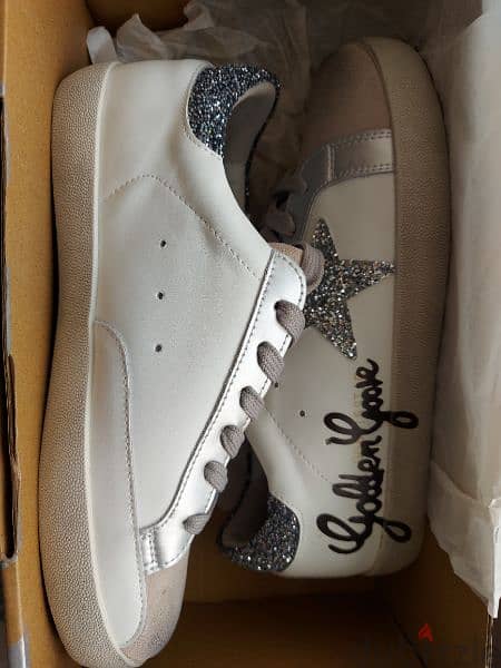 Available  New  Golden  Goose Women's  shoes

Madin Italian 2
