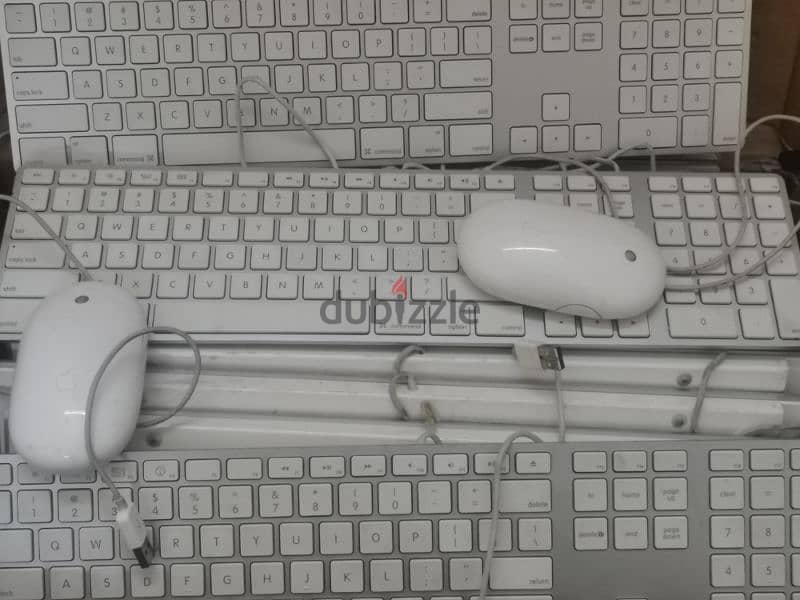 Apple keyboard and Mouse 3