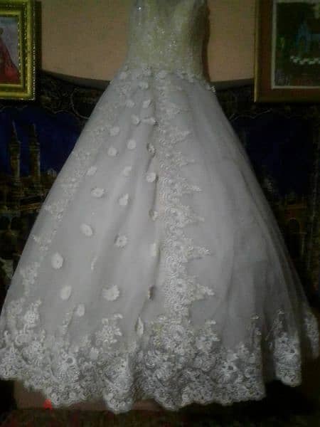 فستان زفاف مرصع 1